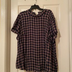 Short sleeve plaid blouse navy and red size 24